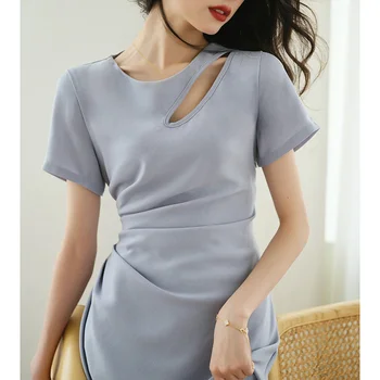 Темпераментное плиссированное платье-футболка с вырезами, лето 2023, новый дизайн с поясом, нишевая юбка средней длины